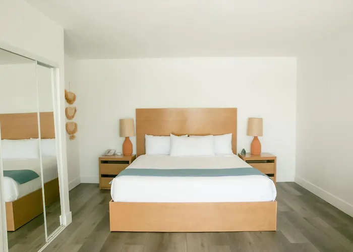Capri Laguna on the Beach - A Boutique Hotel